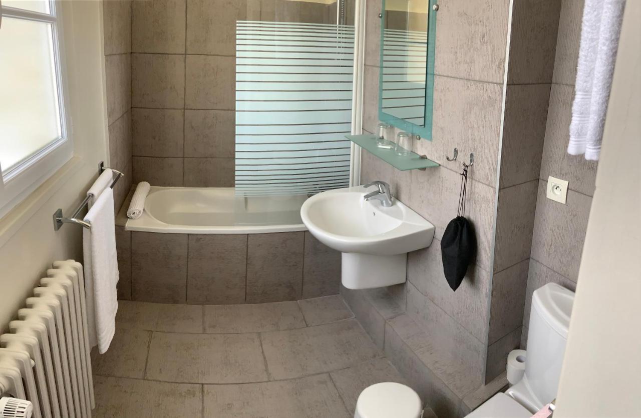 Les 3 Rois By Yy Hotell Villers-Bocage  Exteriör bild