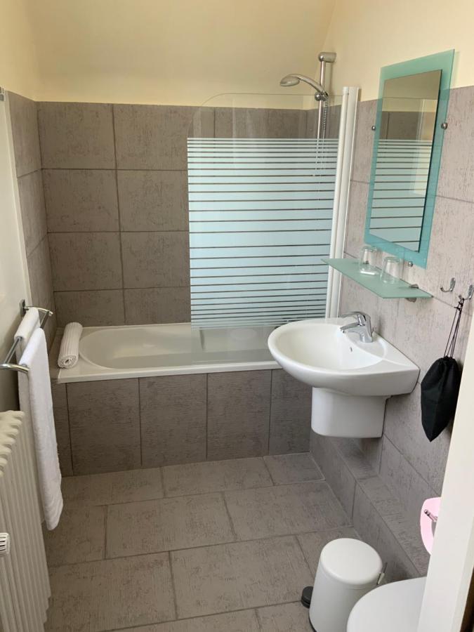 Les 3 Rois By Yy Hotell Villers-Bocage  Exteriör bild